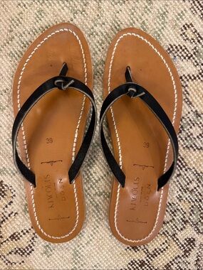 MARCUS DEAN Black Leather Knot Toe-Loop Sandals - Black/Tan